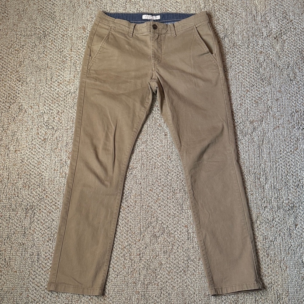 Flag & Anthem khaki chino pants in size 33/34